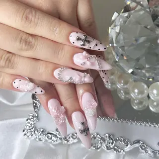 ネイル ルシイ🎀新宿長さ 出しパーツ専門店のネイルデザイン