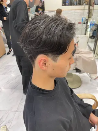 メンズ ☘️上村 ☘️髪質 改善/透明感カラーのヘアスタイル