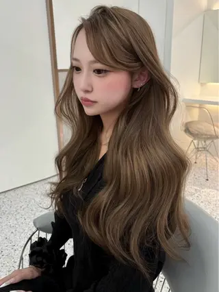 ロング 🎀ダブルカラー/ 透明感カラー/翼🎀のヘアスタイル