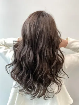 ロング カラー 川畑 花菜のヘアスタイル