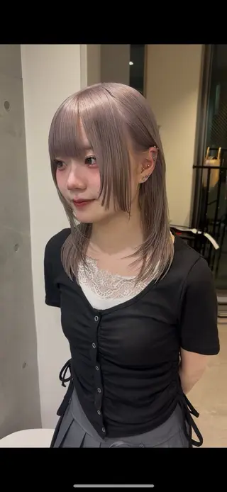 セミロング カラー 爆撃りこ☆/似合わせ カラー/ハイトーンのヘアスタイル