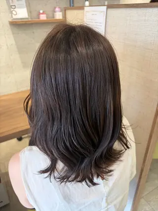 ミディアム カラー 澤田 華月のヘアスタイル