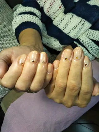 ネイル 小顔・毛穴・たるみ ネイル 似内真樹のエステ・リラクイメージ