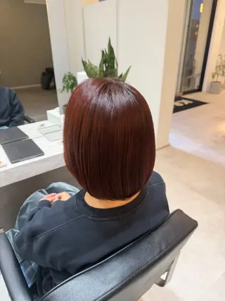 ショート カラー 岡田 詠のヘアスタイル