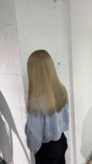 ロング カラー 松崎 真衣のヘアスタイル