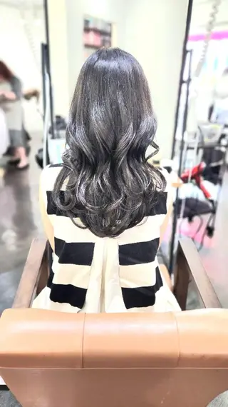 セミロング ヒロセ シュウジのヘアスタイル