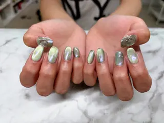 ネイル Lani🌈Nail Konatsuのネイルデザイン