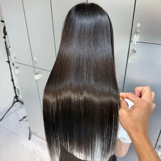 ロング 鍋田/ 渋谷/ 縮毛矯正／レイヤーのヘアスタイル