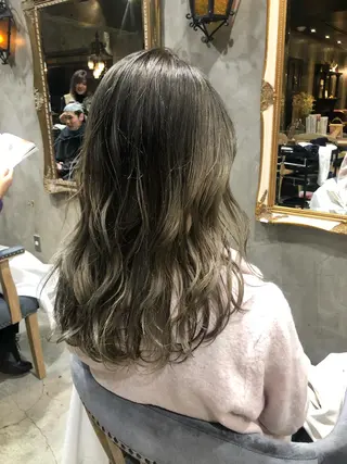 セミロング カラー 半個室サロン／韓国 ヘア‎Amiのヘアスタイル