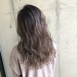 ロング 高橋 朝露のヘアスタイル