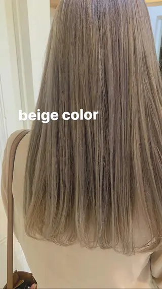 ロング カラー wakana/ 柔らかベージュカラーのヘアスタイル