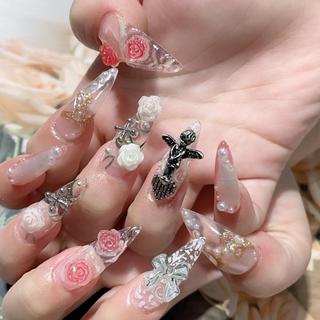 ネイル Queens テイのネイルデザイン
