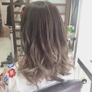 セミロング カラー 大平 美沙のヘアスタイル