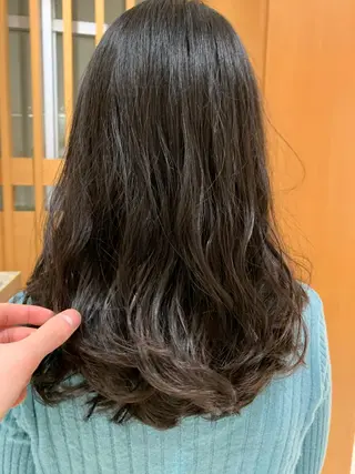 ロング ARMONY秋山輝也 コテ巻き風パーマ特化のヘアスタイル