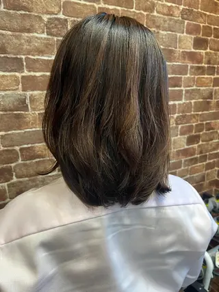 セミロング カラー パーマ ヘアアレンジ メンズ キッズ ネイル マツエク・マツパ アイブロウ 久木原 ゆりのヘアスタイル