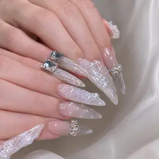 ネイル Roi〈ロワ〉 Reikaのネイルデザイン