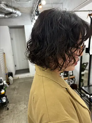 ミディアム パーマ 佐藤 芽衣のヘアスタイル