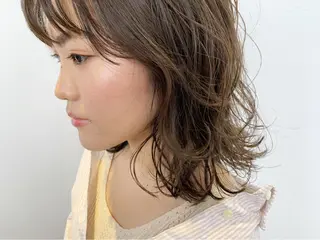 ミディアム カラー 【Uneユヌ】菊地 春那のヘアスタイル