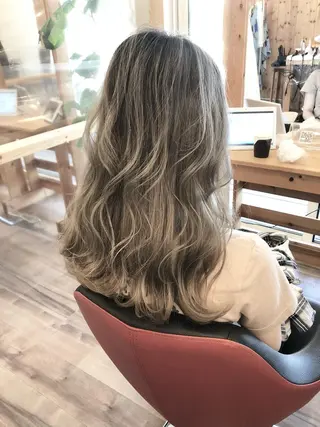 ミディアム カラー LOOP hairのヘアスタイル