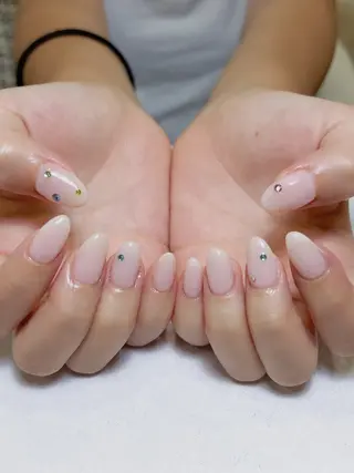 ネイル めぐ 💫ワンホンネイルのネイルデザイン
