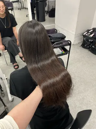 ロング カラー 流行りの透明感カラー ×縮毛矯正🤍ユウのヘアスタイル