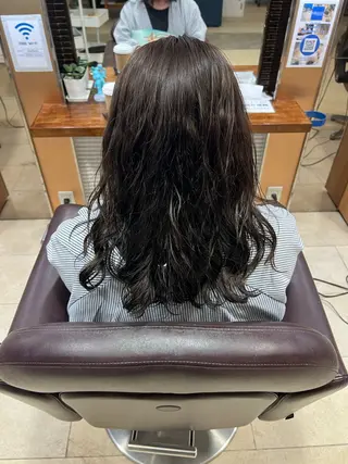 ミディアム パーマ 後藤 優瞳のヘアスタイル
