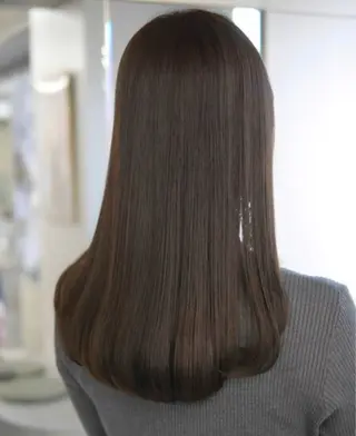 カラー 大岩 はなのヘアスタイル