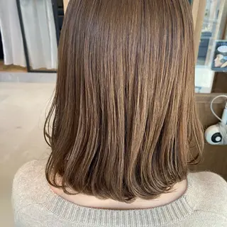 ミディアム 川尻 詩織のヘアスタイル