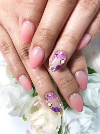ミディアム カラー ネイル CITRAtotal beautyのネイルデザイン