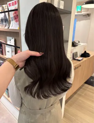 セミロング モテ髪🫧赤み消し カラー表参道きょうこのヘアスタイル