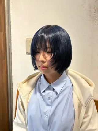 ショート カラー saaya💙 レイヤーカットのヘアスタイル