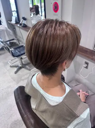 ショート 海老名駅🫧トレンド カラー🫧橋本小雪のヘアスタイル
