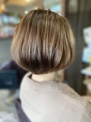 ショート カラー 加藤 実穂のヘアスタイル