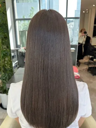 ロング 三浦 悠のヘアスタイル