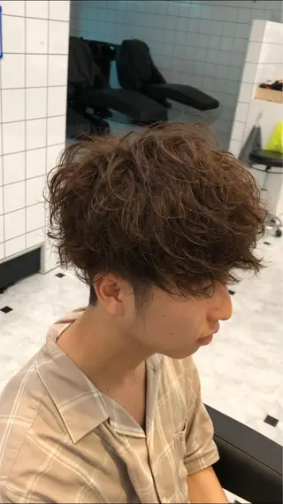 ショート カラー パーマ メンズ ベージュグレージュ 💕しゅーじ💕のヘアスタイル