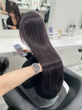 ロング カラー ラベンダー💜 グレージュ🩶のヘアスタイル