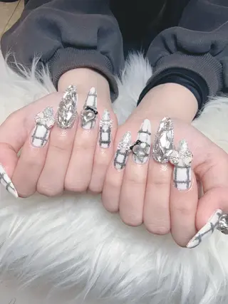 ネイル ユリ kbiのネイルデザイン