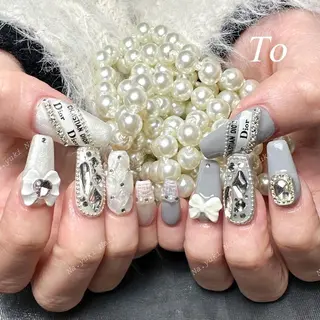 ネイル 🦋 Queenieのネイルデザイン