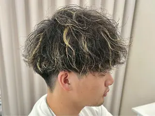 ショート センターパート 韓国ヘア・綾也のヘアスタイル