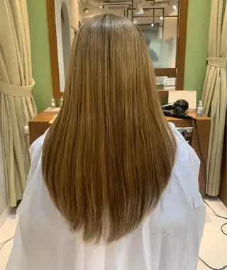ロング 山瀬 萌香のヘアスタイル