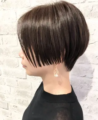 ショート カラー 内藤 繁のヘアスタイル