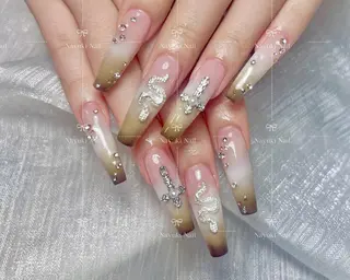 ネイル 🦋 Queenieのネイルデザイン