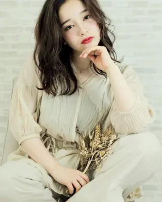 ミディアム カラー Luxbe hakataのヘアスタイル