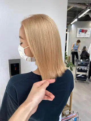 ミディアム カラー ヘアアレンジ ブリーチダブルカラー 元町三宮/三ノ宮のヘアスタイル