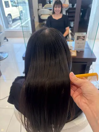 ロング 絹川 琴美のヘアスタイル
