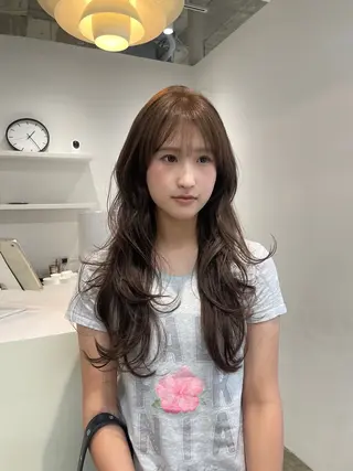 ロング カラー H I ＮＡのヘアスタイル