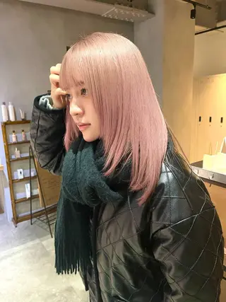 ミディアム カラー 渡邊 百咲のヘアスタイル