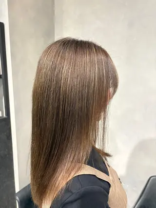 カラー 志田 麻衣のヘアスタイル