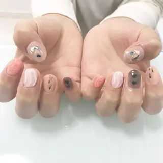 ネイル 板垣 綾乃のネイルデザイン