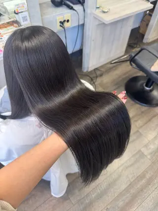 ロング カラー パーマ Anju／ 小顔カットのヘアスタイル